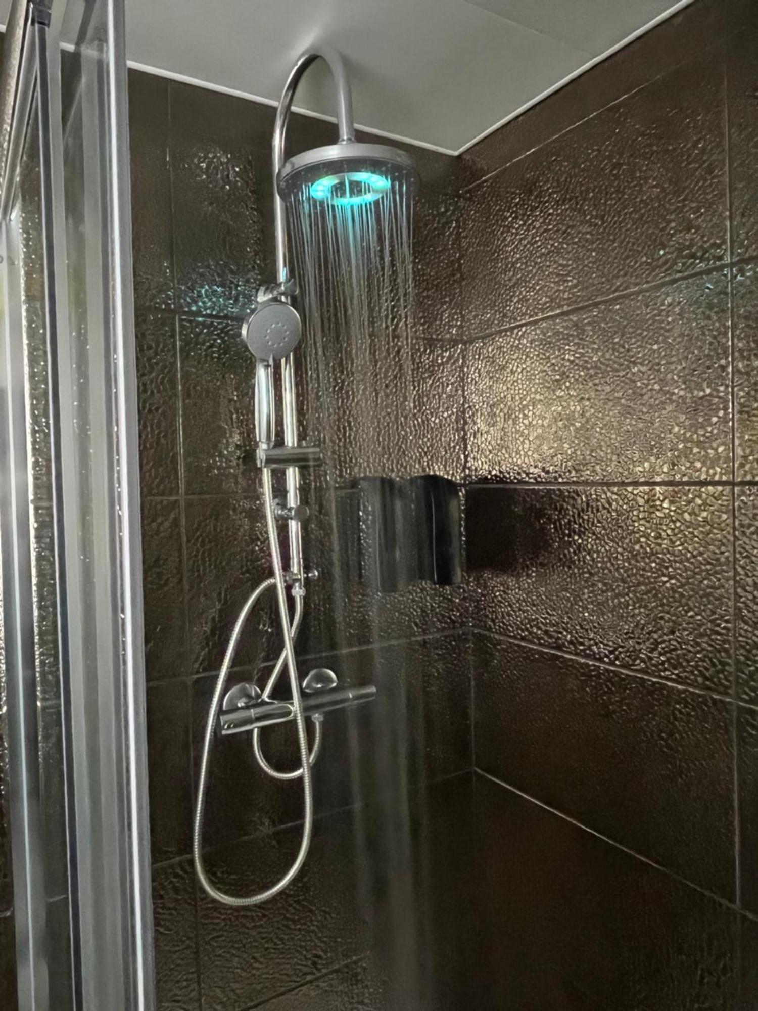 Galaxy Spa - Suite Mercure Jacuzzi Privatif Champigneulles Exterior foto